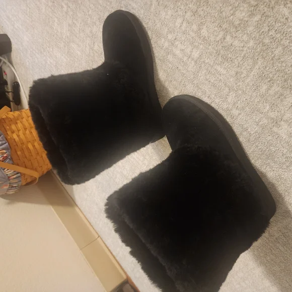 UGG Black PATTEN Boots - Picture 8 of 15